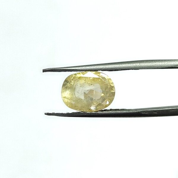 5.35 carats Yellow Sapphire ( 5.25 ratti ) - Image 1