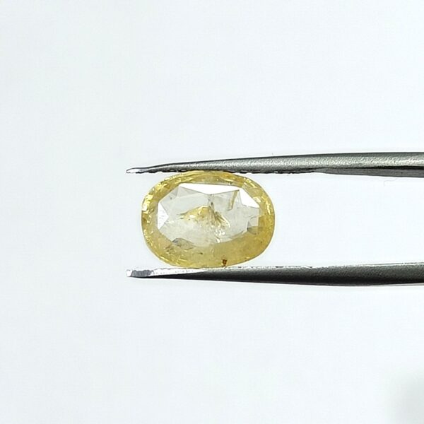 5.34 carats Yellow Sapphire ( 5.25 ratti ) - Image 2