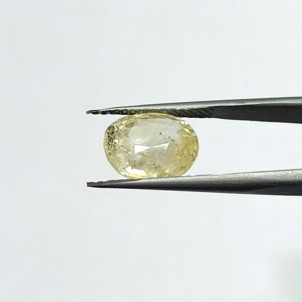 6.62 carats Yellow Sapphire ( 7.25 ratti ) - Image 3