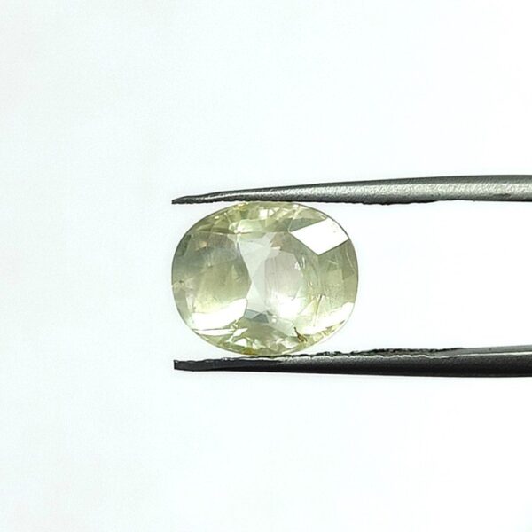 5.88 carats Yellow Sapphire ( 6.25 ratti ) - Image 1