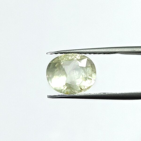 5.88 carats Yellow Sapphire ( 6.25 ratti ) - Image 2