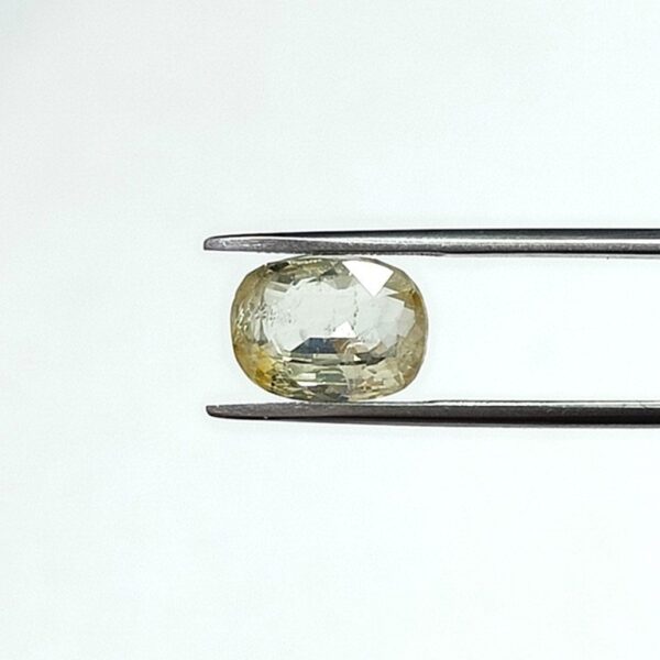 4.63 carats Yellow Sapphire ( 5.25 ratti ) - Image 1