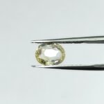 2.65 carats Yellow Sapphire ( 2.25 ratti ) - Image 2