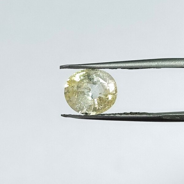 3.70 carats Yellow Sapphire ( 4.25 ratti ) - Image 1