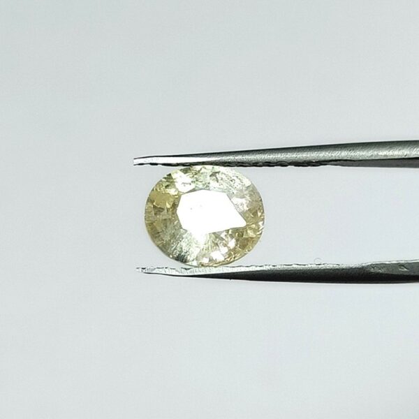 3.70 carats Yellow Sapphire ( 4.25 ratti ) - Image 3
