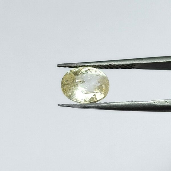 3.70 carats Yellow Sapphire ( 4.25 ratti ) - Image 4