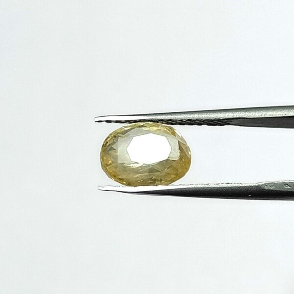 5.05 carats Yellow Sapphire ( 5.25 ratti ) - Image 4