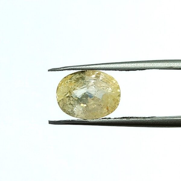 5.00 carats Yellow Sapphire ( 5.25 ratti ) - Image 1