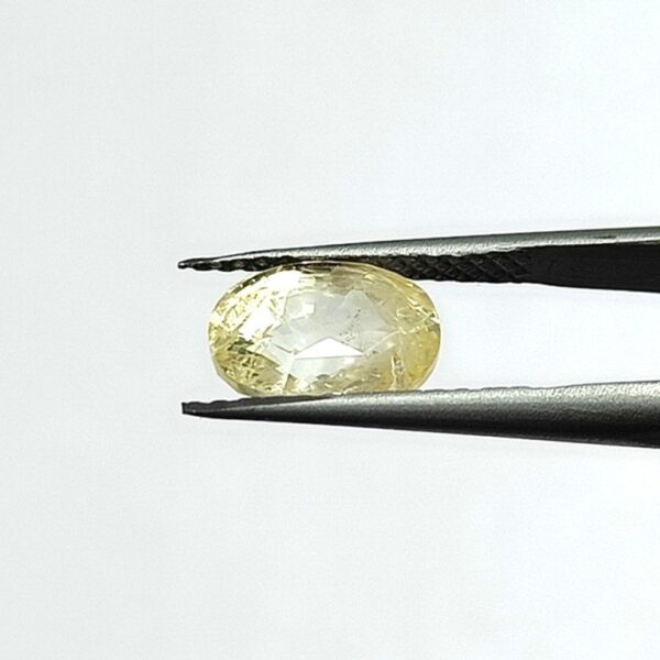 5.00 carats Yellow Sapphire ( 5.25 ratti ) - Image 4