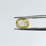 2.82 carats Yellow Sapphire ( 3.25 ratti )