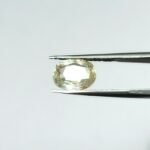 3.74 carats Yellow Sapphire ( 4.25 ratti ) - Image 4