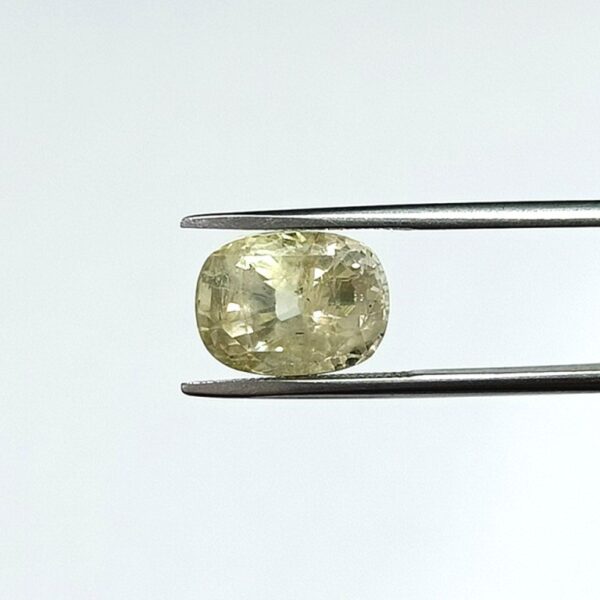 4.95 carats Yellow Sapphire ( 5.25 ratti ) - Image 1
