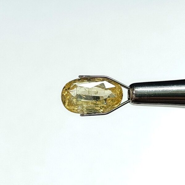 4.98 carats Yellow Sapphire ( 5.25 ratti ) - Image 1