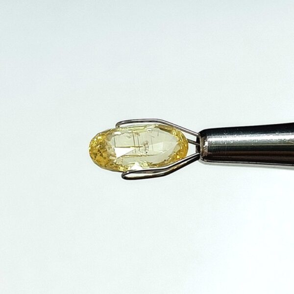 4.98 carats Yellow Sapphire ( 5.25 ratti ) - Image 4