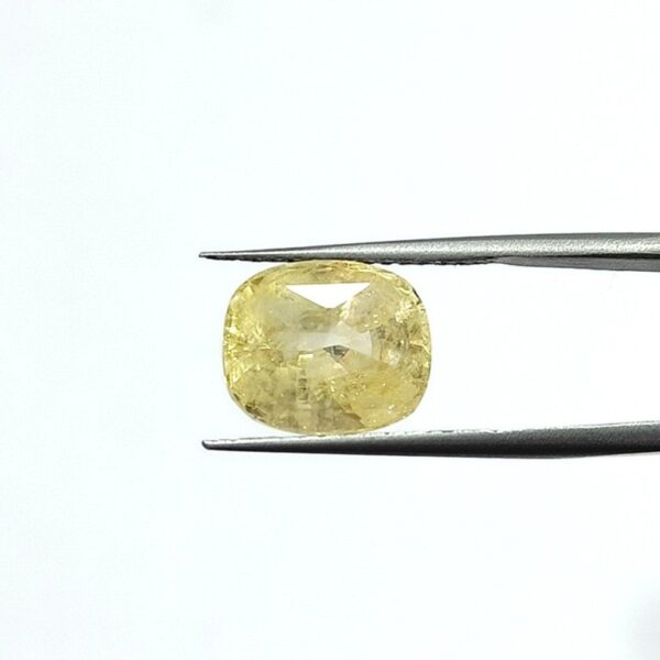 8.44 carats Yellow Sapphire ( 9.25 ratti ) - Image 2