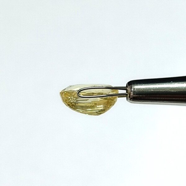 4.87 carats Yellow Sapphire ( 5.25 ratti ) - Image 5