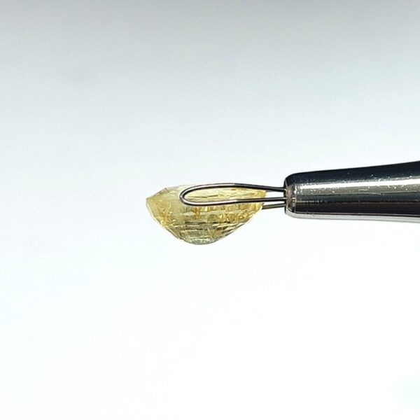 5.84 carats Yellow Sapphire ( 6.25 ratti ) - Image 5