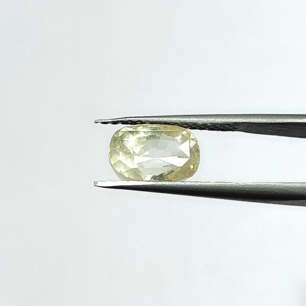 5.00 carats Yellow Sapphire ( 5.25 ratti ) - Image 4