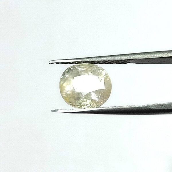 5.84 carats Yellow Sapphire ( 6.25 ratti ) - Image 3