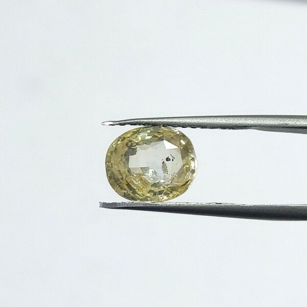 5.11 carats Yellow Sapphire ( 5.25 ratti ) - Image 1