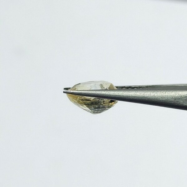 5.11 carats Yellow Sapphire ( 5.25 ratti ) - Image 4