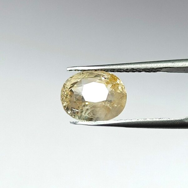 5.59 carats Yellow Sapphire ( 6.25 ratti ) - Image 3