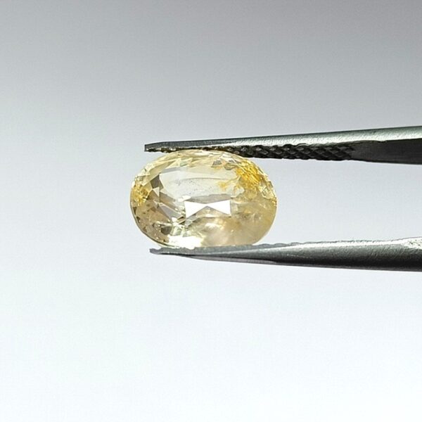 5.59 carats Yellow Sapphire ( 6.25 ratti ) - Image 4