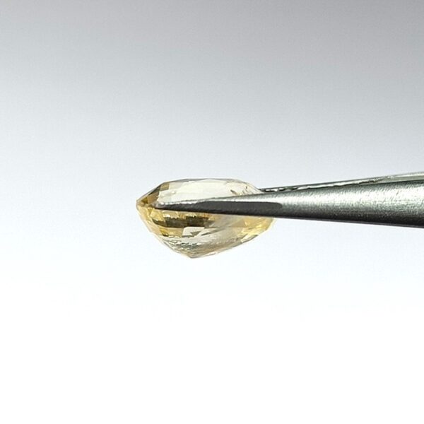 5.59 carats Yellow Sapphire ( 6.25 ratti ) - Image 5