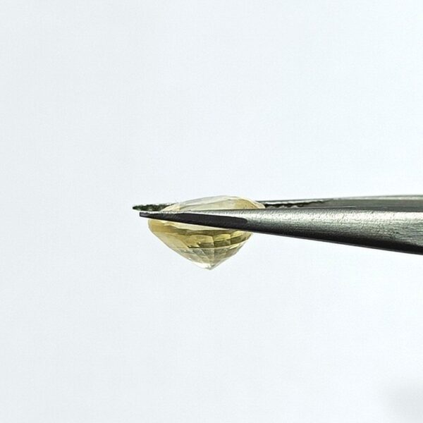 5.04 carats Yellow Sapphire ( 5.25 ratti ) - Image 5
