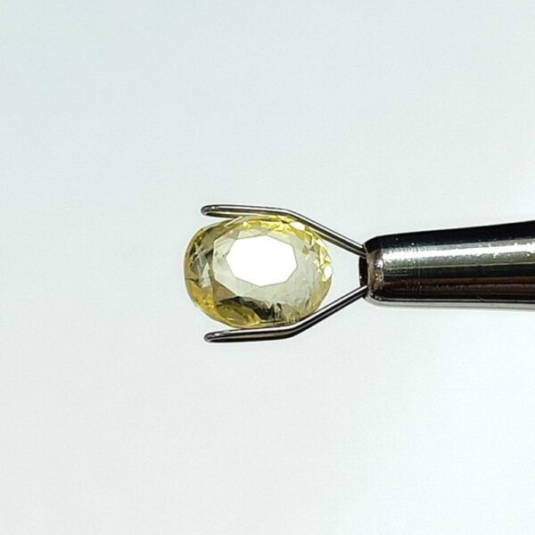 4.95 carats Yellow Sapphire ( 5.25 ratti ) - Image 2