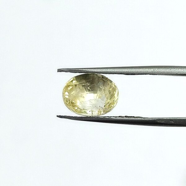 5.72 carats Yellow Sapphire ( 6.25 ratti ) - Image 1
