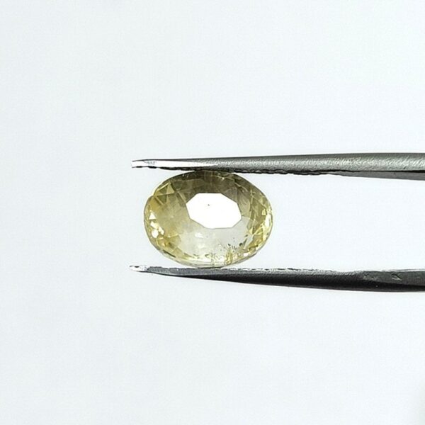 5.72 carats Yellow Sapphire ( 6.25 ratti ) - Image 2