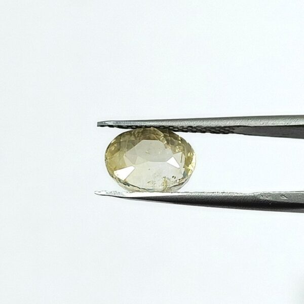 5.72 carats Yellow Sapphire ( 6.25 ratti ) - Image 3