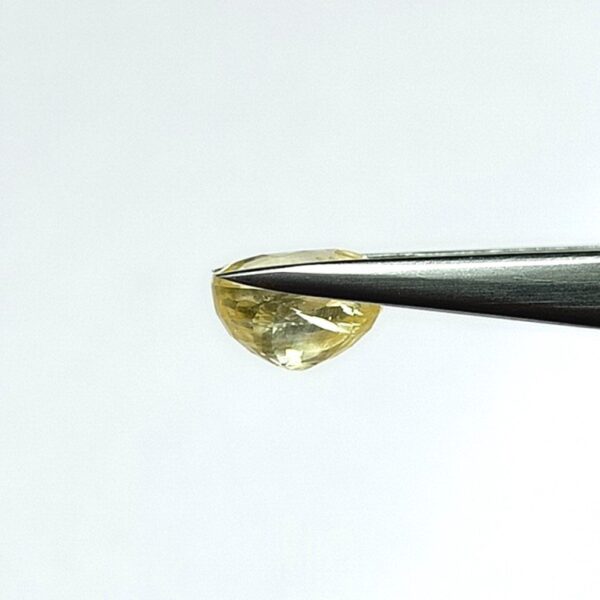 4.92 carats Yellow Sapphire ( 5.25 ratti ) - Image 4