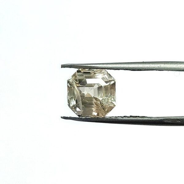 5.08 carats Yellow Sapphire ( 5.25 ratti ) - Image 1