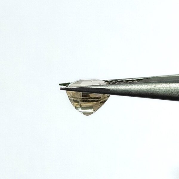 5.08 carats Yellow Sapphire ( 5.25 ratti ) - Image 4