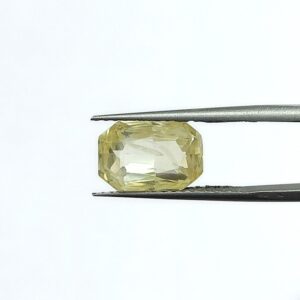 7.22 carats Yellow Sapphire ( 7.25 ratti )