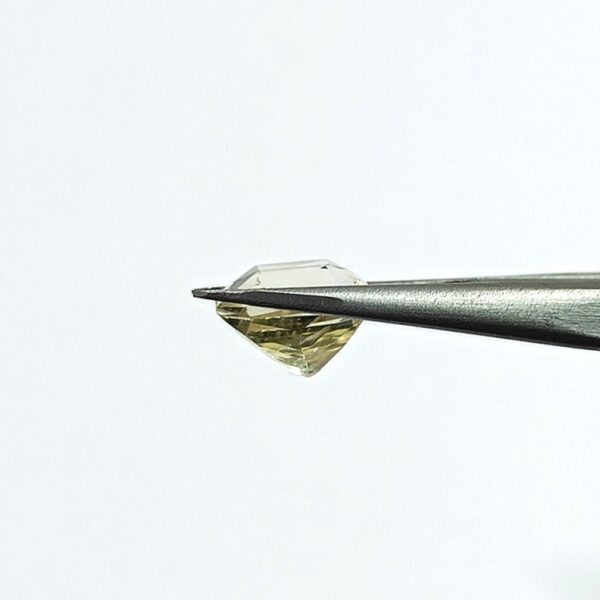 5.39 carats Yellow Sapphire ( 5.25 ratti ) - Image 5