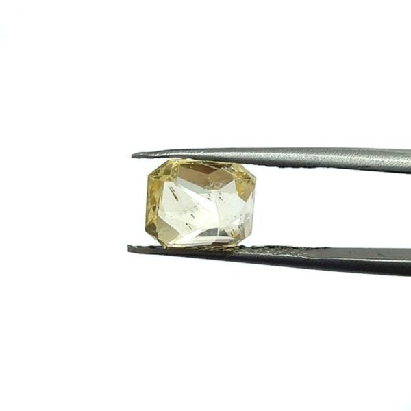 5.39 carats Yellow Sapphire ( 5.25 ratti ) - Image 6
