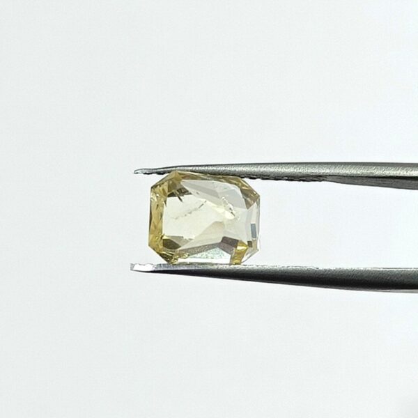 5.39 carats Yellow Sapphire ( 5.25 ratti ) - Image 7