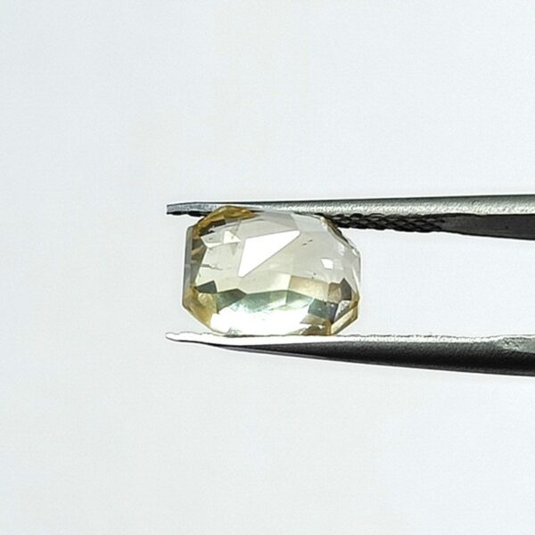 5.55 carats Yellow Sapphire ( 6.25 ratti ) - Image 7