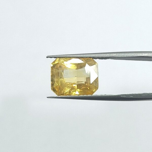 10.02 carats Yellow Sapphire ( 11.25 ratti ) - Image 2