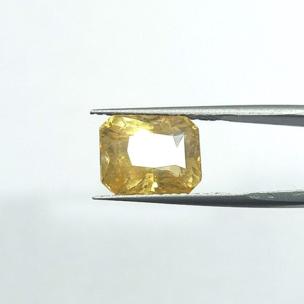 10.02 carats Yellow Sapphire ( 11.25 ratti ) - Image 3