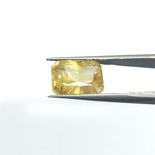 10.02 carats Yellow Sapphire ( 11.25 ratti ) - Image 4
