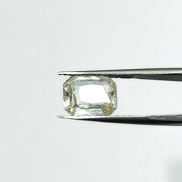 5.7 carats Yellow Sapphire ( 6.25 ratti ) - Image 4