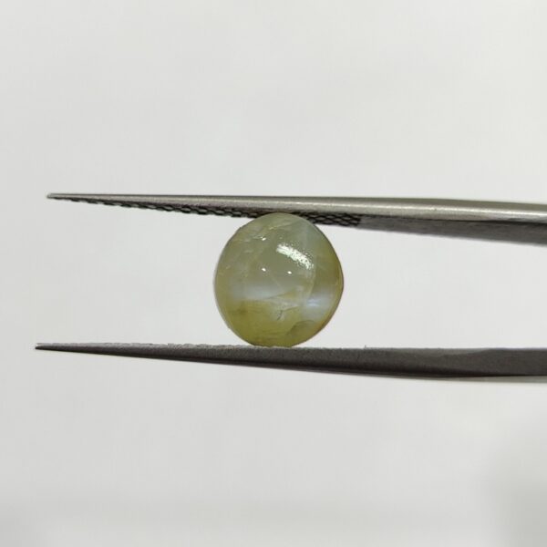 4.56 carats Chrysoberyl Cat's Eye (5.25 ratti) - Image 1
