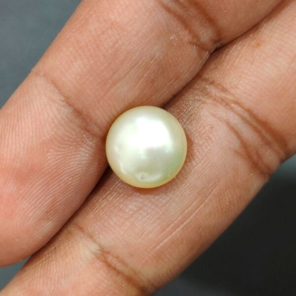 8.68 carats Pearl (9.25 ratti) - Image 3
