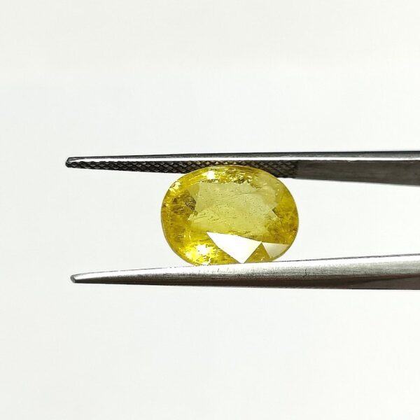 7.16 carats Yellow Sapphire Thailand ( 7.25 ratti ) - Image 2
