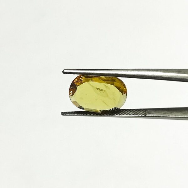 5.41 carats Yellow Sapphire Thailand ( 5.25 ratti ) - Image 3