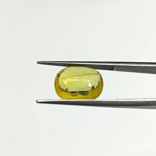 6.07 carats Yellow Sapphire Thailand ( 6.25 ratti ) - Image 3